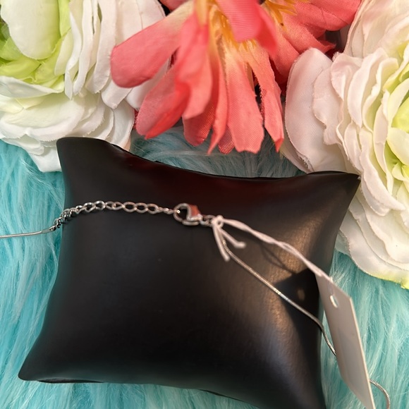 Twisted Heart Silver Pendant Necklace NEW! - Picture 5 of 5